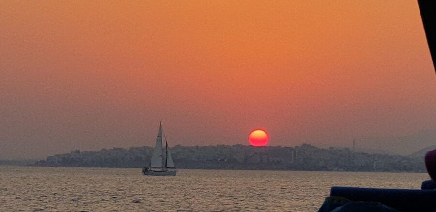 Athens: Riviera Catamaran Tour with Fresh Meal and Drinks - Practical advice for a smoother day