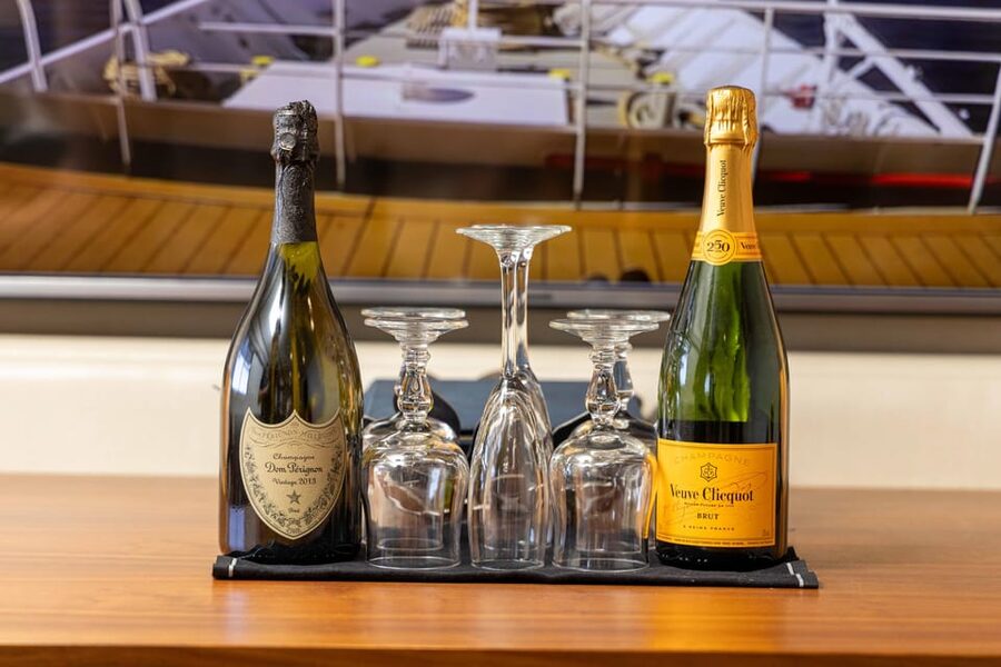Athens: Saronic Islands Cruise with VIP Area Seating & Lunch - What the $276 price really buys