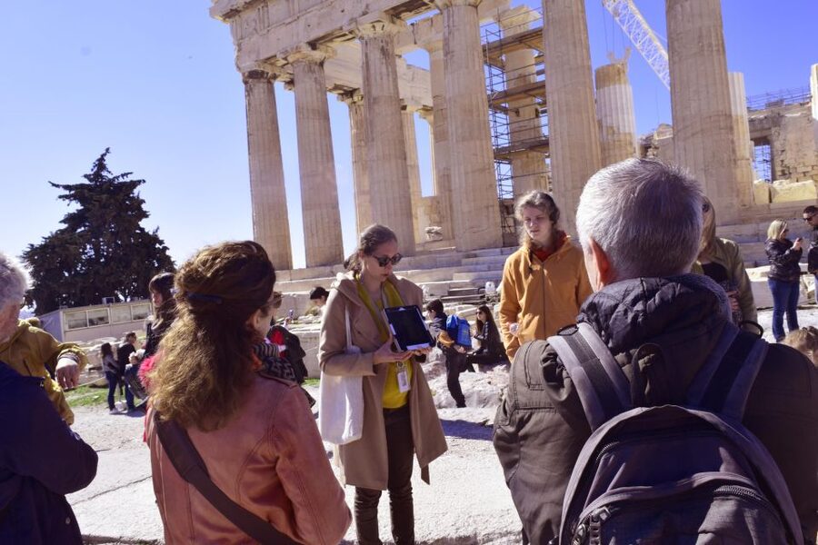 Athens: The Acropolis Guided Walking Tour in Dutch - Temple of Athena Nike and the view from the entrance