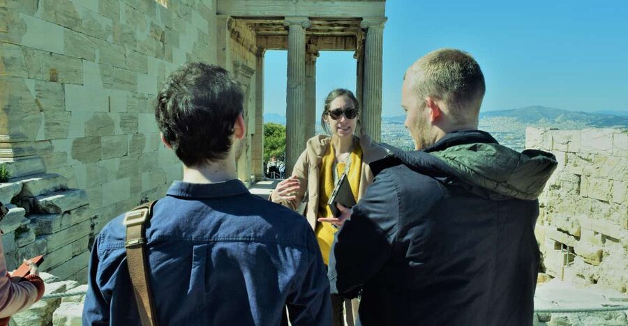 Athens: The Acropolis Guided Walking Tour in German - Who should book this Acropolis walk?