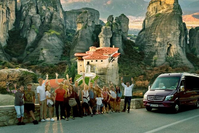 Athens to Meteora DayTrip by Train in Spanish language - Local Agency - The transport change matters