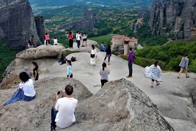 Athens to Meteora DayTrip by Train in Spanish language - Local Agency - Agios Stefanos, an easier approach
