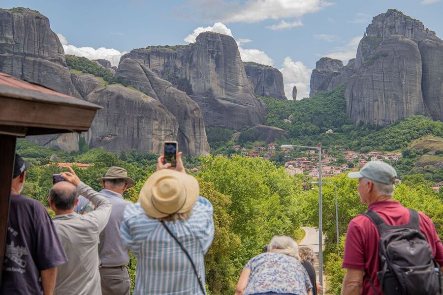 Athens to Meteora: Monasteries & Hidden Caves Bus Tour - Badovas and the old hermit caves
