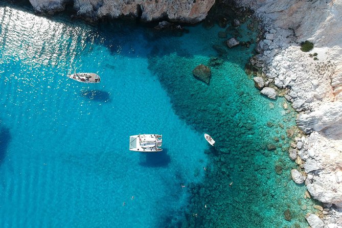 Best of Milos and Poliegos Catamaran snorkelling Cruise with BBQ - Food and drinks are part of the value