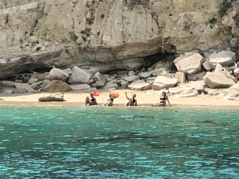Chania: Private Cruise with Sup Food & Unlimited Drinks - What the food and drink package really adds