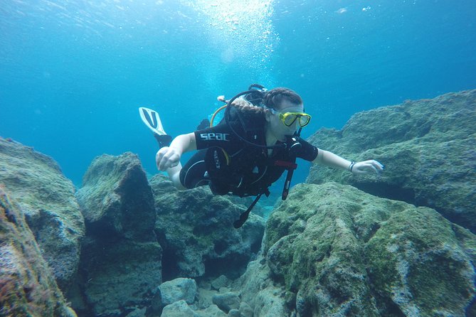 Chania: Scuba Diving for Beginners - Entering the sea from the beach