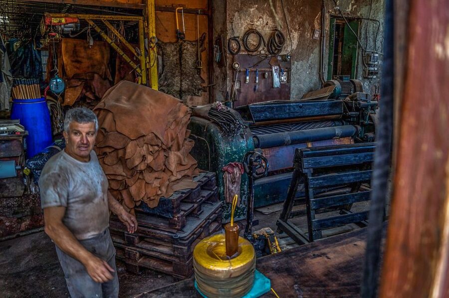 Chania: Sightseeing & Tastings Tour - The final Cretan table: mezedes, wine, and raki