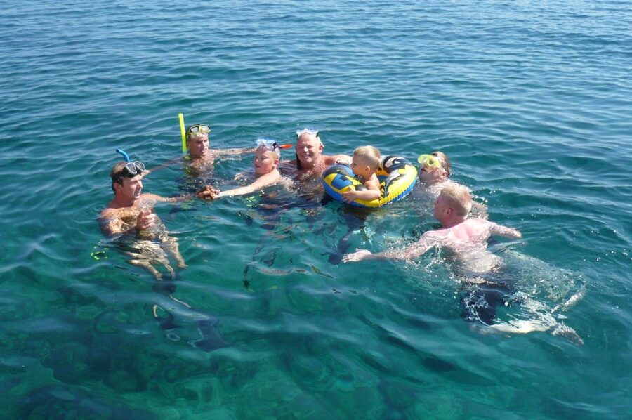 Chania Town: Glass-Bottom Boat Cruise to Thodorou & Lazareta - A crew that makes the trip work