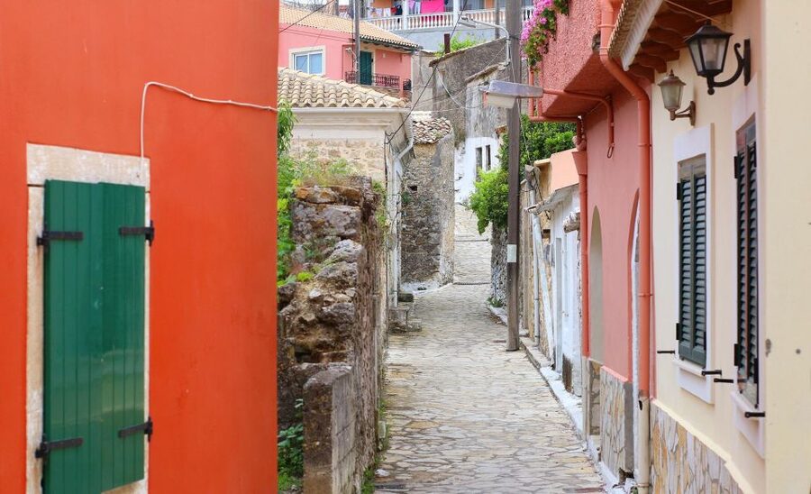 Corfu: Shore & Shared – Palaiokastritsa, Lakones, Kratsalo - The minibus makes the route easier