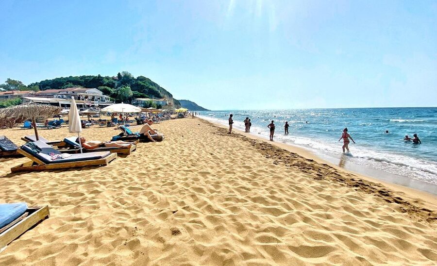Corfu: Shore & Shared Tour – Achilleion, Mon Repos, Old Town - Ninety minutes in Corfu Old Town