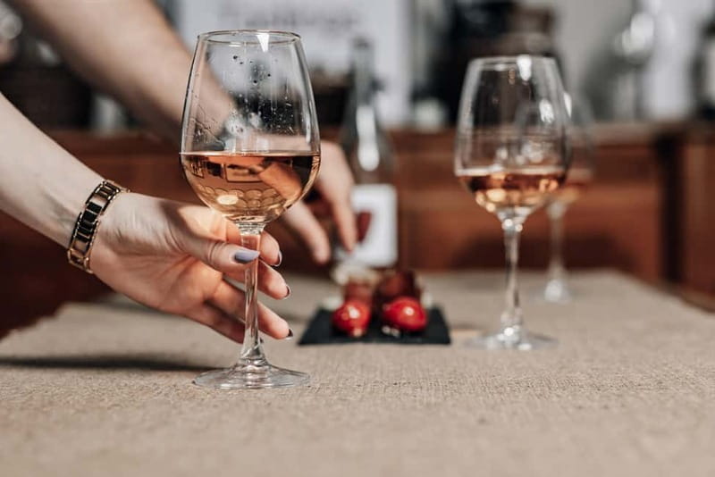Corfu: Wine Tasting with 5 native grape varieties. - George, Katerina, and the value of the guide