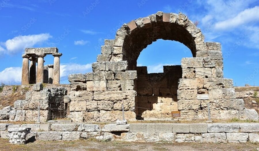 Corinth: 3D Representations & Audiovisual Self-Guided tour - The app experience and how to avoid trouble