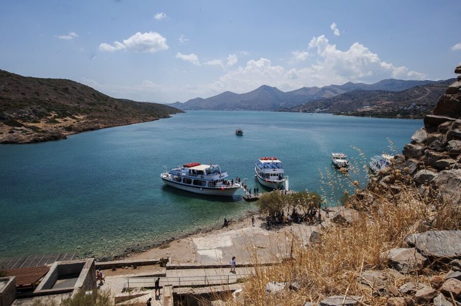 Crete: Agios Nikolaos, Plaka and Spinalonga Island Tour - Agios Nikolaos and the bottomless lake