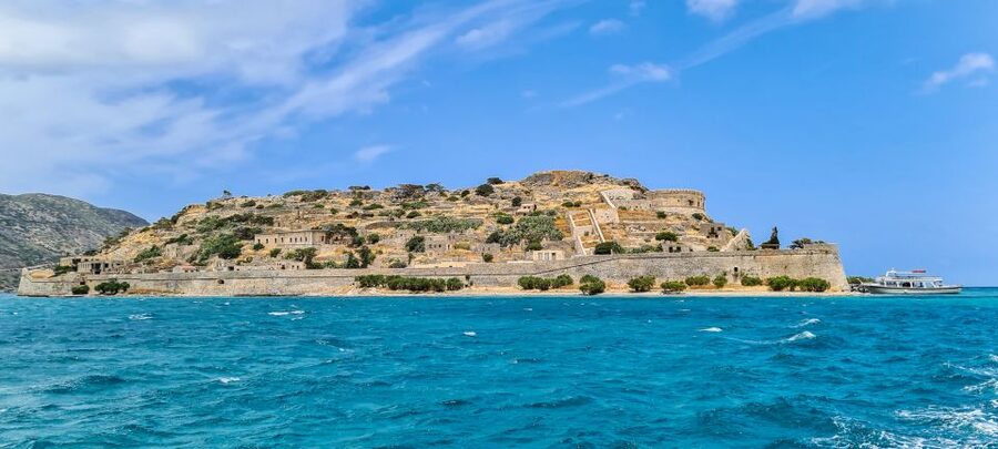 Crete: Day Trip to Agios Nikolaos and Spinalonga Island - Agios Nikolaos and its lake