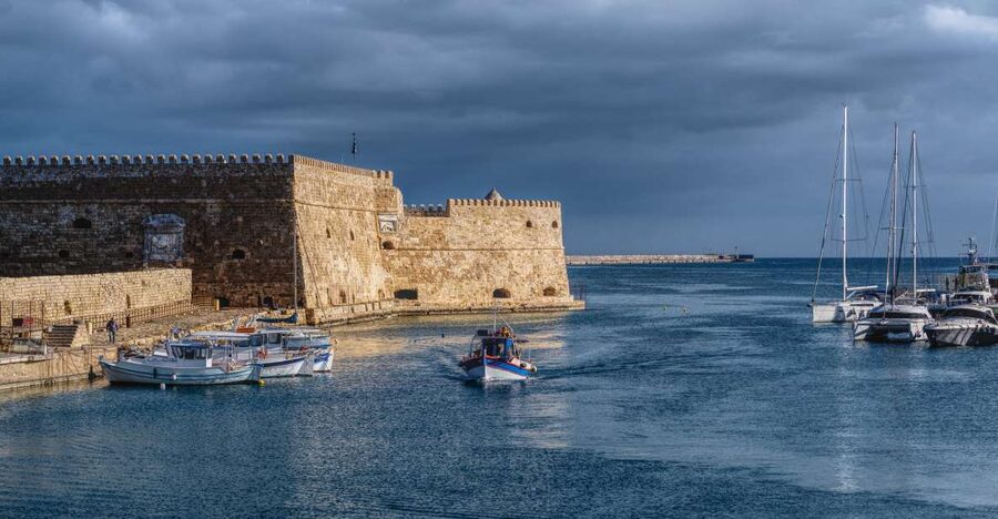 Crete: Heraklion Center, Local Market and Creta Aquarium - Pickup from Malia, Hersonissos, and nearby resorts