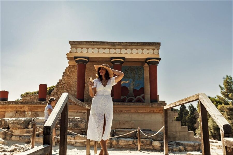 Crete: Knossos Palace and Museum E-Tickets with Audio Guides - Timing, transport, and the shape of your day
