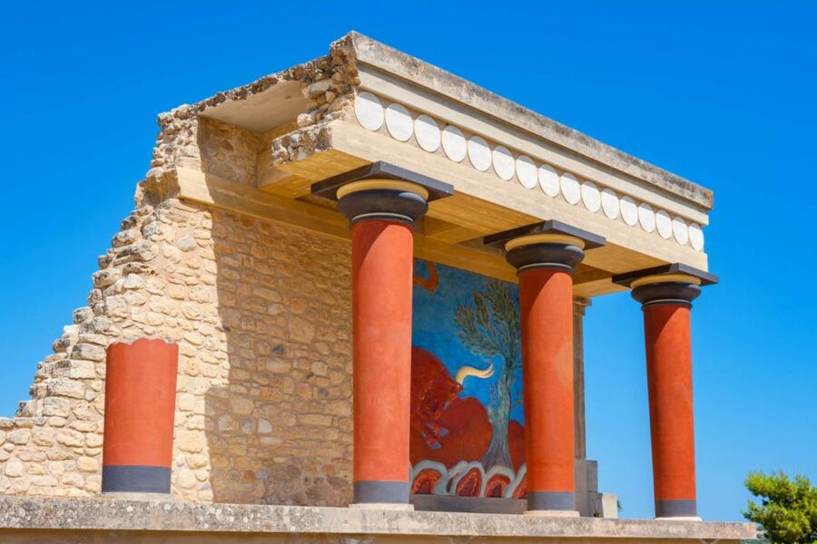 Crete: Knossos Palace and Museum E-Tickets with Audio Guides - Reading Knossos through the audio tour