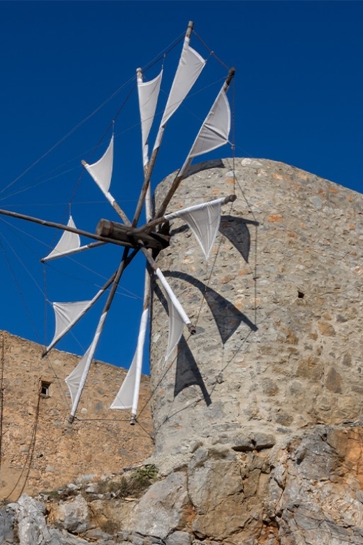 Crete: Lasithi Plateau & Knossos Palace Day Trip - Lasithi Plateau and its old windmills