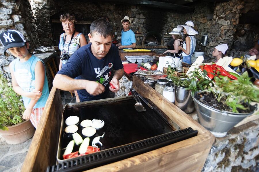 Crete: Lassithi Plateau & Kera Monastery Tour with Ceramics - Tzermiado and the long lunch stop