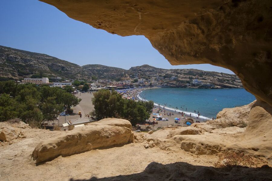 Crete: Matala Beach and Hippie caves, Red beach - Four hours beneath Matala’s cave cliffs