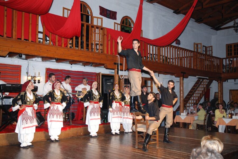 Crete: Traditional Dance Show and Buffet Dinner with Wine - The Cretan lyra sets the mood