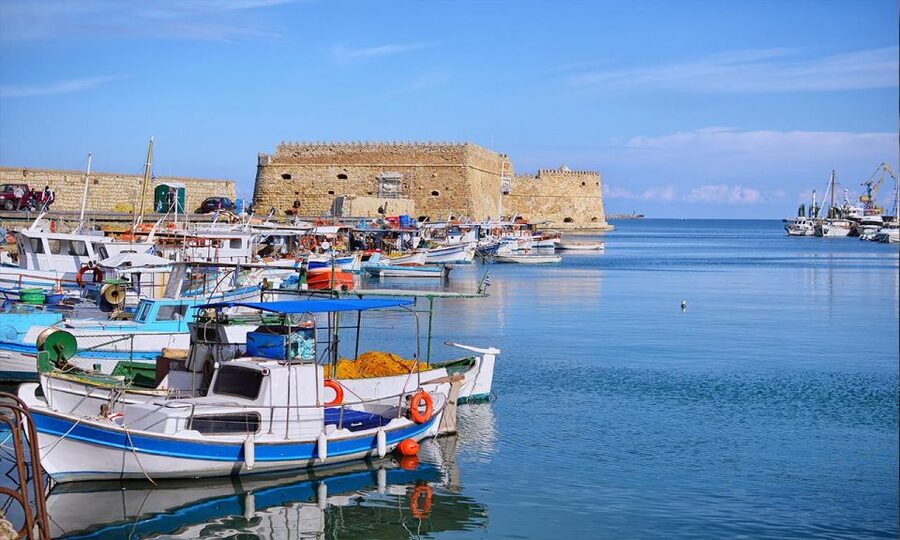 Day Trip To Heraklion City Center & Market & CretAquarium - Koules fortress and the Venetian harbor