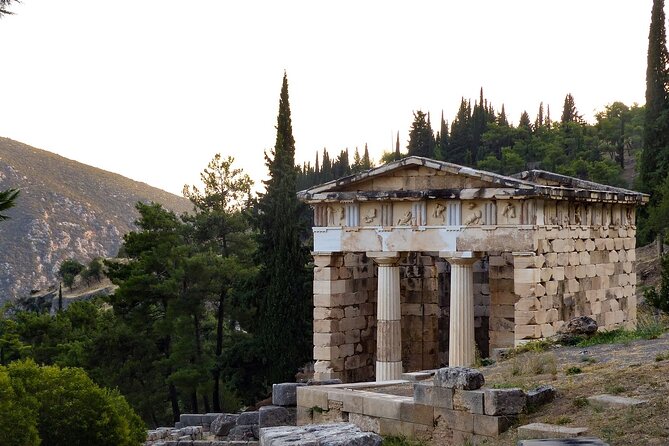 Delphi and Hosios Loukas Monastery Full Day Private Tour - What the Private Vehicle Adds