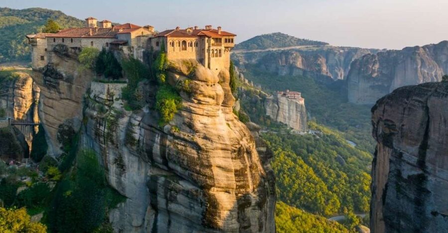 Delphi and Meteora: 2-Day Bus Tour from Athens - Delphi Brings Ancient Greece Into the First Day