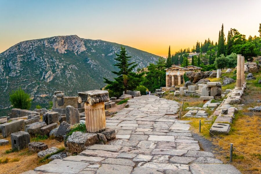 Delphi: Archaeological Site & Museum Ticket with Audio Tour - How the smartphone audio tour works