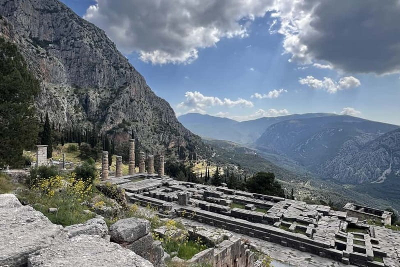 Delphi: Archaeological Site & Museum Ticket with Audio Tours - Why Delphi feels different from an ordinary ruin