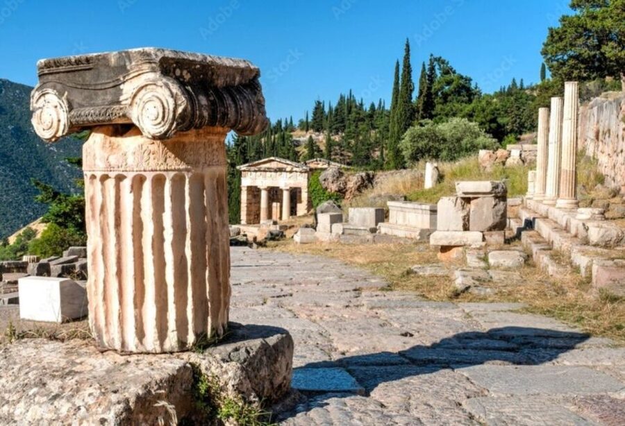 Delphi: Audiovisual self-guided tour with 3D models - The Pythian Games Beyond the Olympic Comparison