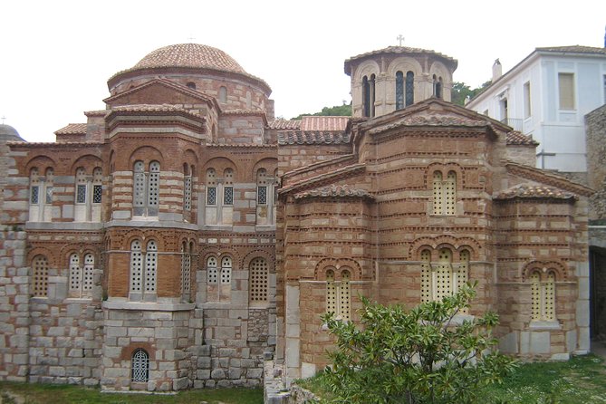 Delphi Full Day Tour - Arachova, the mountain town near Delphi