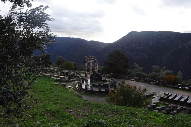 Delphi with Professional English Guide and Transportation - The Delphi Museum and its famous objects