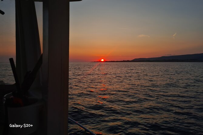 Dreamy Cruise sunset tour with dinner and unlimited wine! - What the $66.08 price includes
