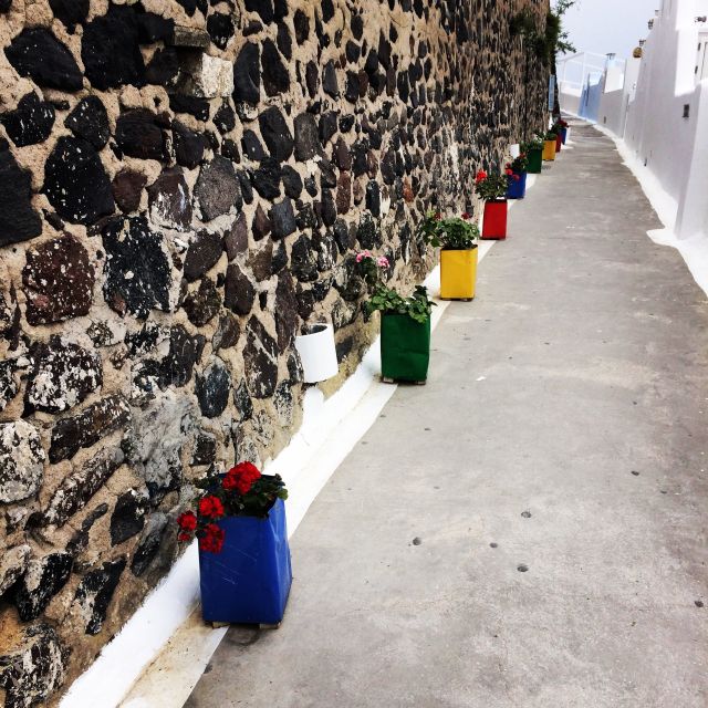 Fira: Guided Foodie Walking Tour with Tastings - Who should book this Fira food walk?