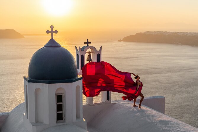Flying Dress Photoshoot in Santorini by Flying Dress Photo © - Turning Imerovigli into a private photo studio