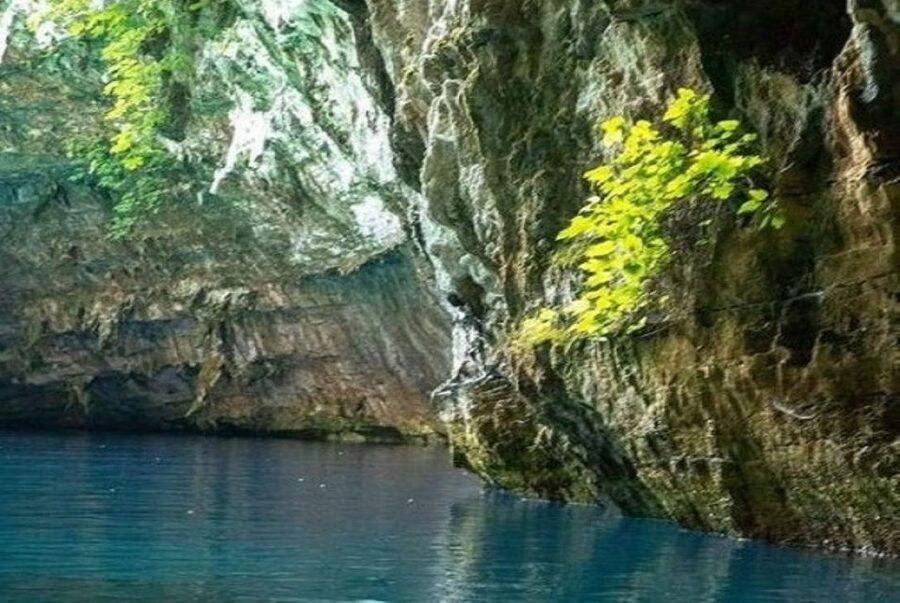 From Argostoli: Melissani Lake & Drogarati Caves Tour - Who will enjoy this tour most?