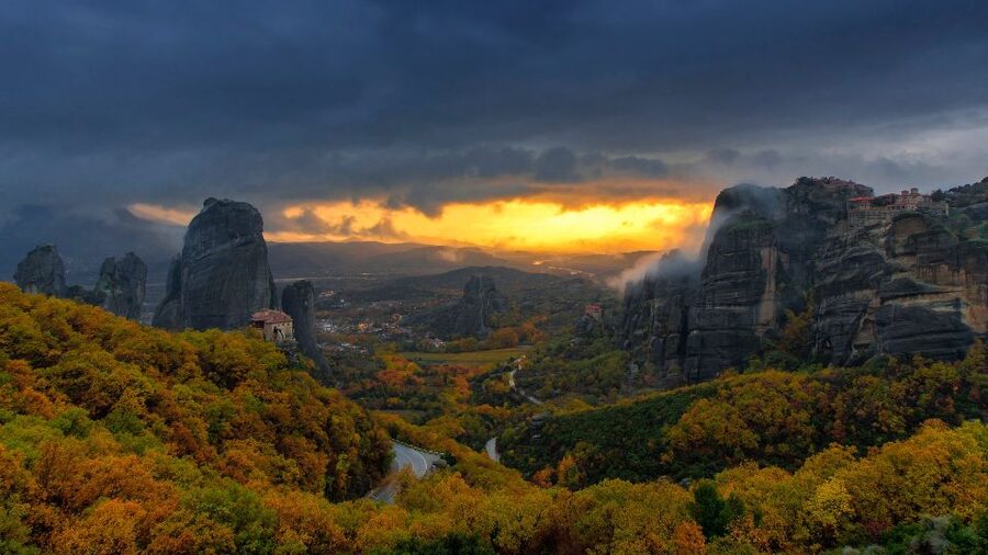 From Athens: 3 Days in Meteora & Delphi with Tours & Hotel - Why Meteora deserves two nights