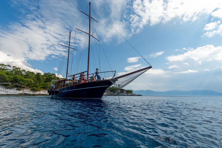 From Athens: Aegina, Agistri and Metopi Day Cruise w/ Lunch - Greek lunch, fruit, and drinks throughout the day