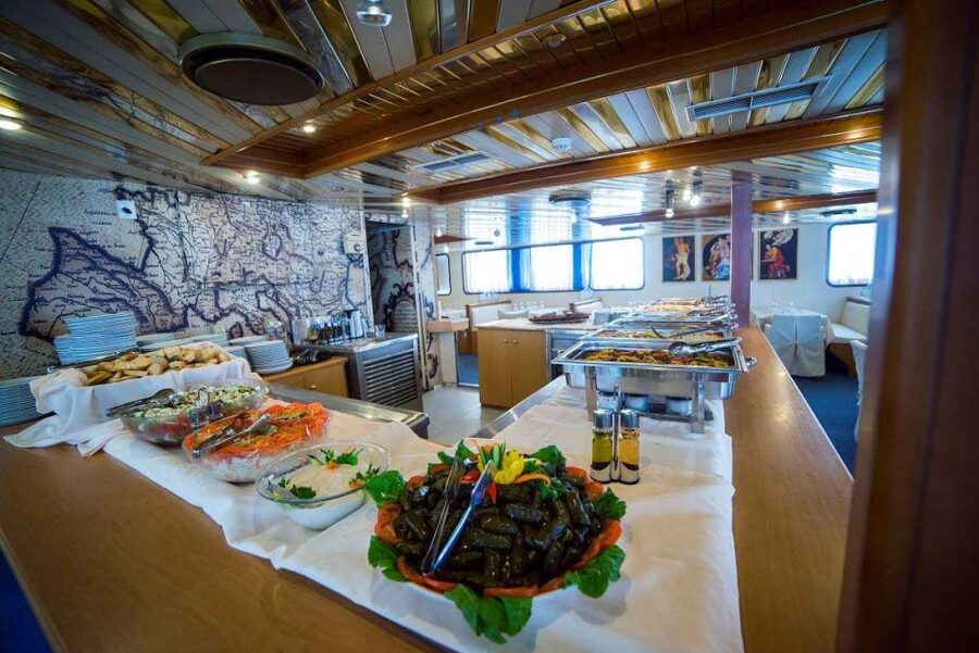 From Athens: Day Cruise to Hydra, Poros & Aegina with Lunch - Who will enjoy this day most