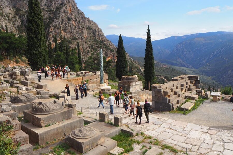 From Athens: Day Tour to Delphi - Lunch in modern Delphi