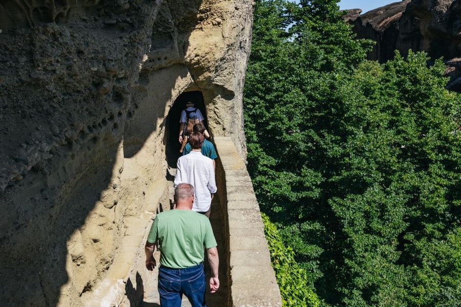 From Athens: Delphi and Meteora 2-Day Guided Tour - The morning road from Athens to Delphi