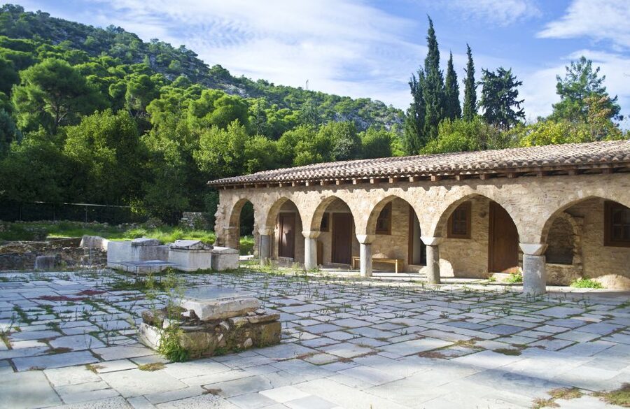 From Athens: Explore Ancient Corinth & Charming Nafplion - What the coach adds to the day