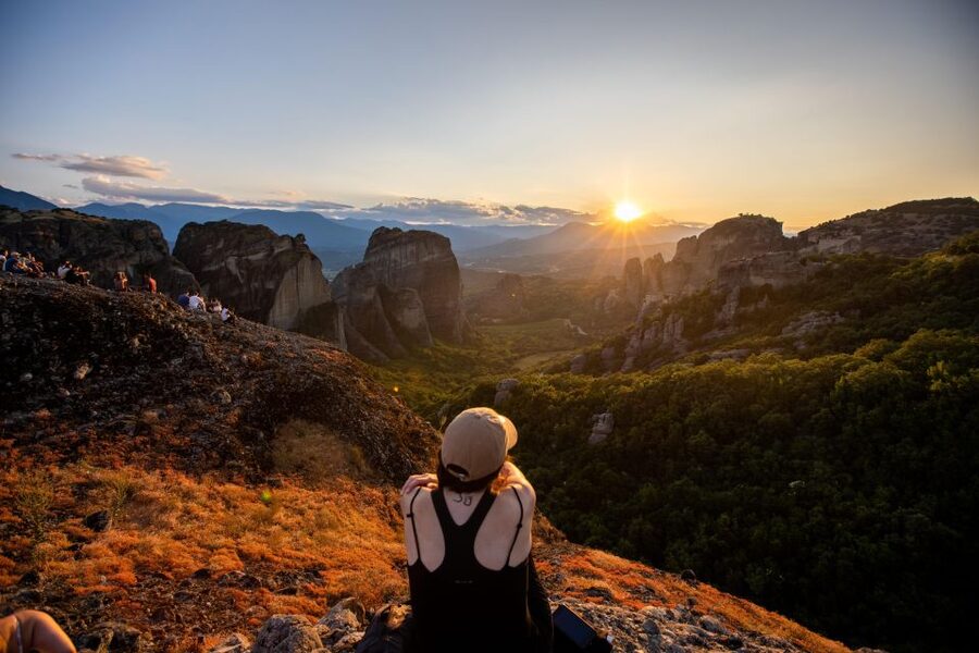 From Athens: Explore Ancient Greece 4-Day Tour - Day three: Delphi and Kalambaka