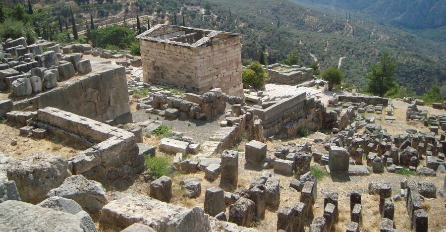 From Athens: Full Day Private Tour of Delphi - Key points to know