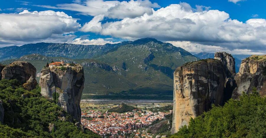 From Athens: Meteora Train Trip with Overnight Stay - Why an overnight trip is better than a rushed day visit