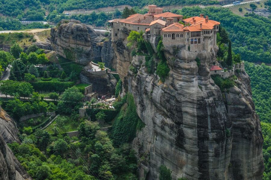 From Athens or Piraeus: Meteora Full-Day Private Trip - Arriving above Kalambaka and seeing all six monasteries