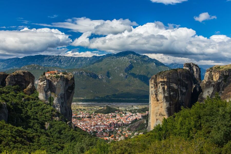 From Athens or Piraeus: Meteora Full-Day Private Trip - Who should choose this Meteora day trip?