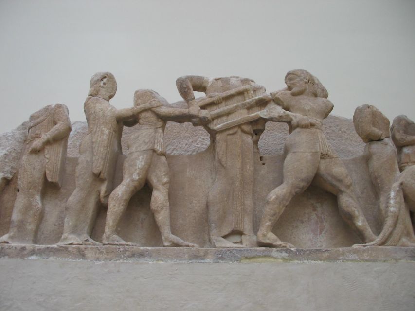 From Athens: Private Delphi and Thermopylae Guided Day Trip - Who will enjoy this private day trip?