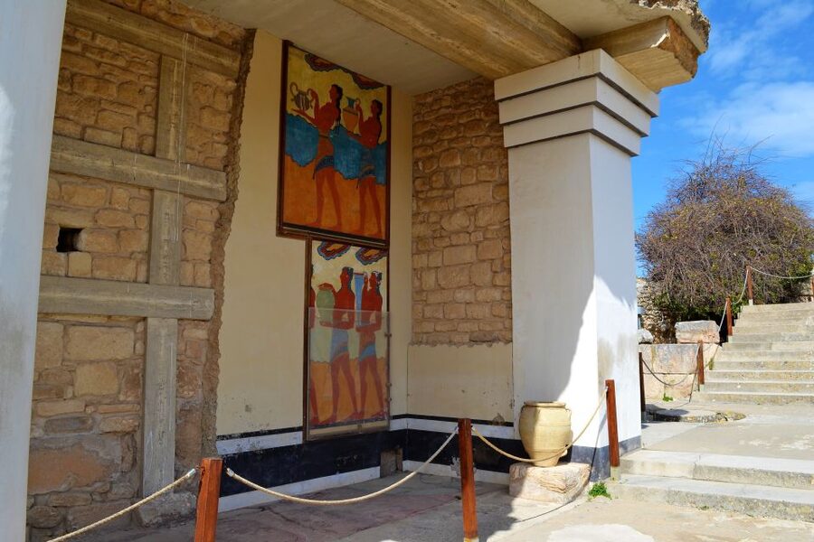 From Chania: Full-Day Heraklion Highlights Guided Tour - Heraklion Archaeological Museum in 90 minutes